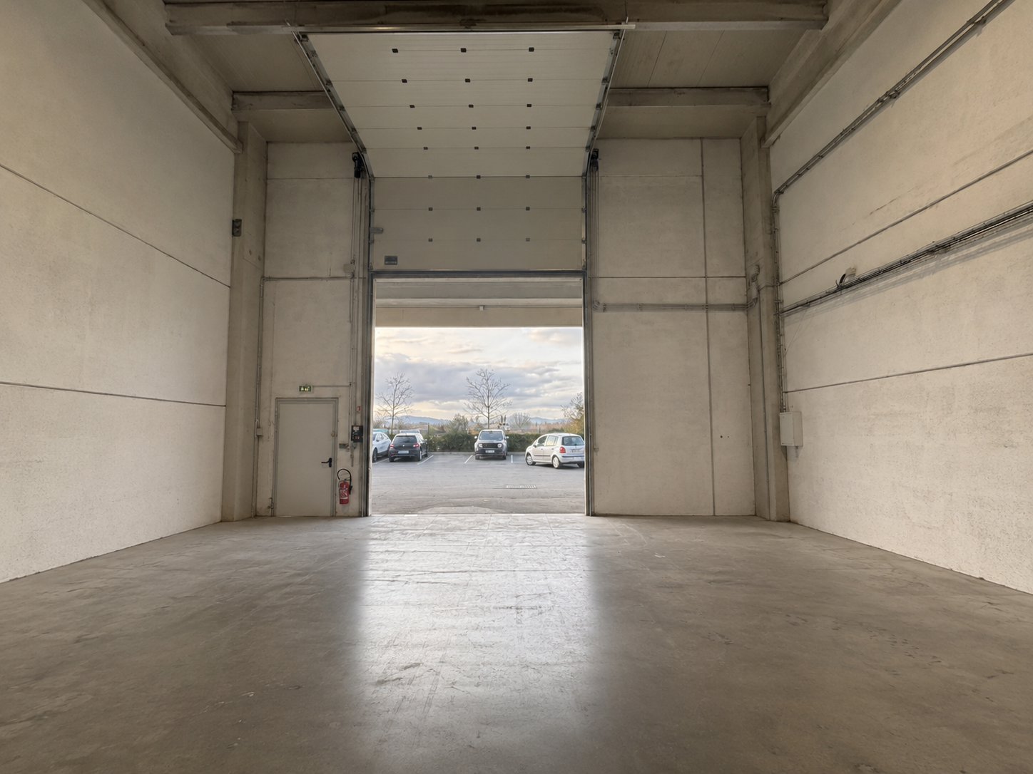 Local d'activité à louer à Puget sur argens, 300 m² – photo 2 sur 6