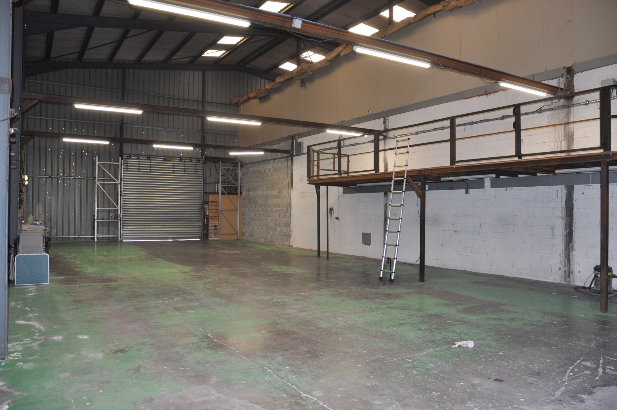Local d'activité à louer à Le muy, 323 m² – photo 2 sur 7