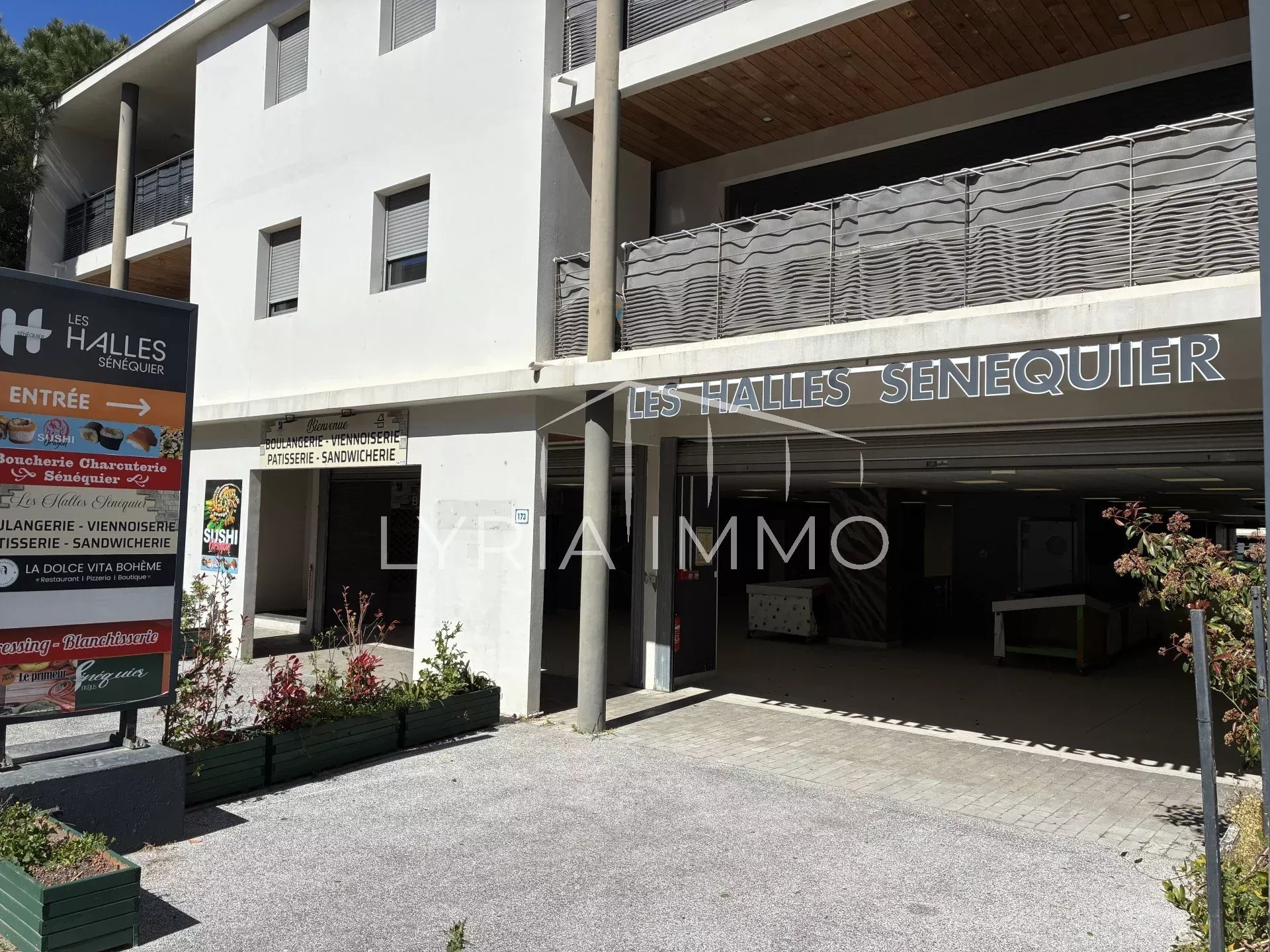 Local commercial à louer à Frejus, 120 m² – photo 3 sur 10