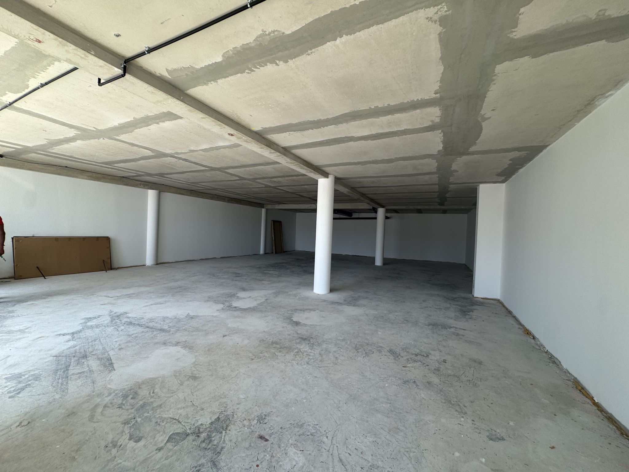 Local commercial à louer à Le luc, 157 m² – photo 2 sur 4