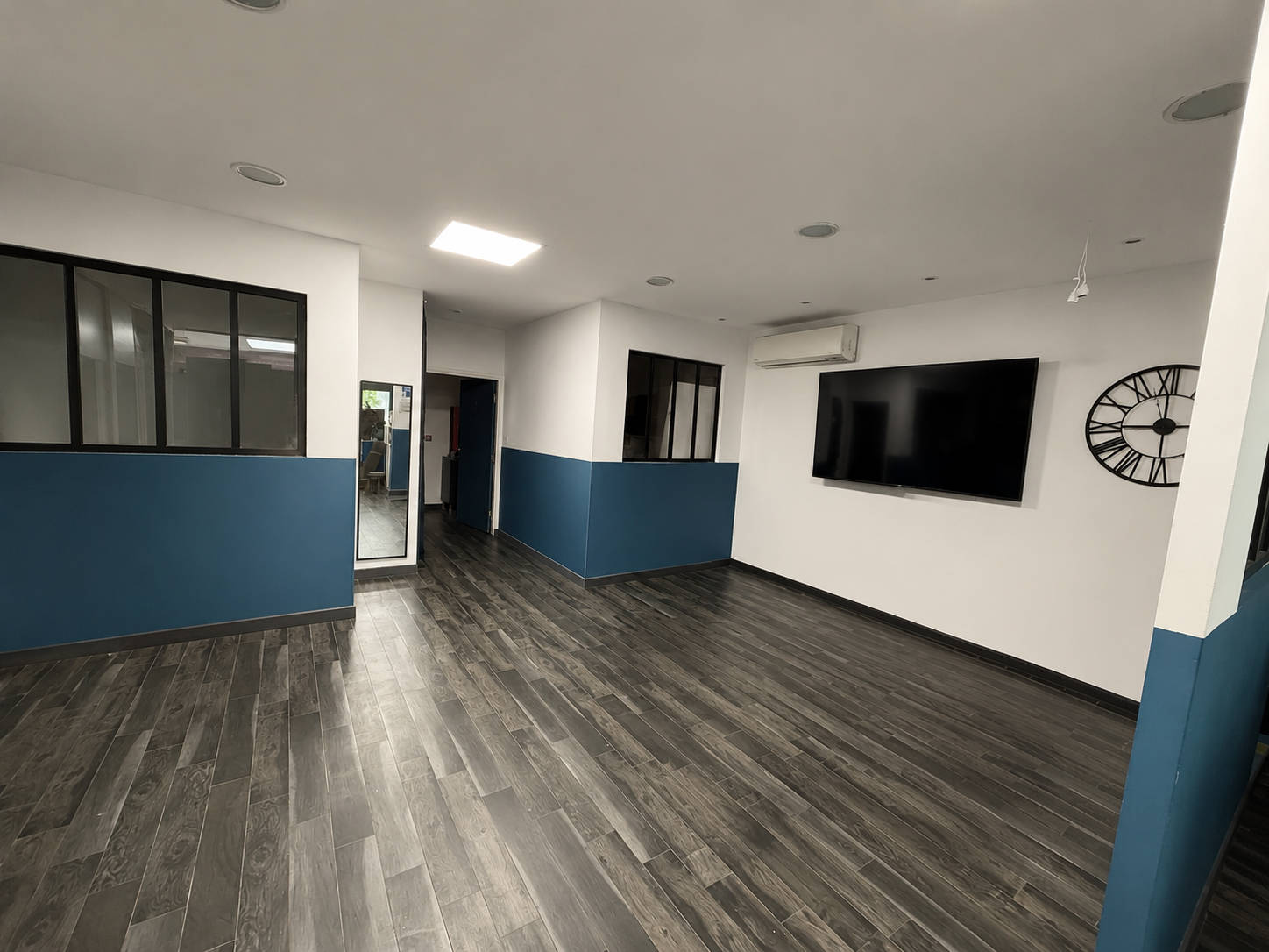 Local commercial à louer à Frejus, 74 m² – photo 2 sur 4