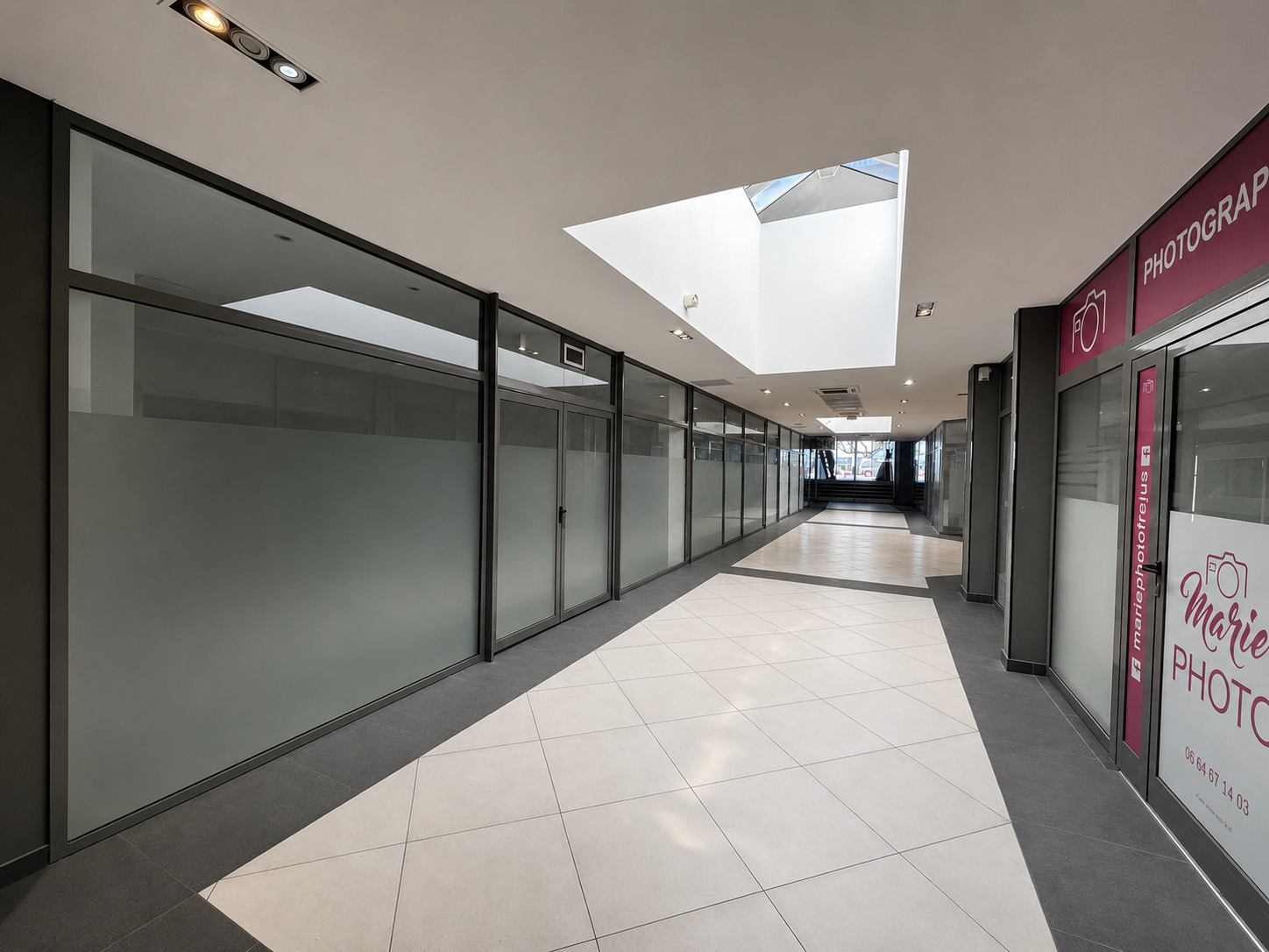 Local commercial à louer à Frejus, 74 m² – photo 3 sur 4