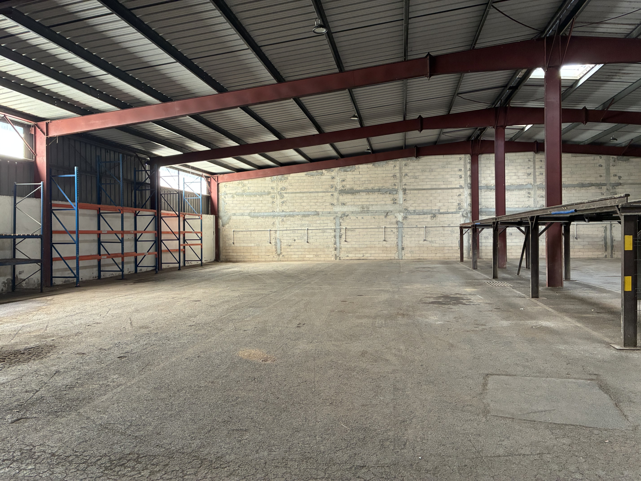 Entrepôt à louer à Le muy, 1 800 m² – photo 3 sur 5