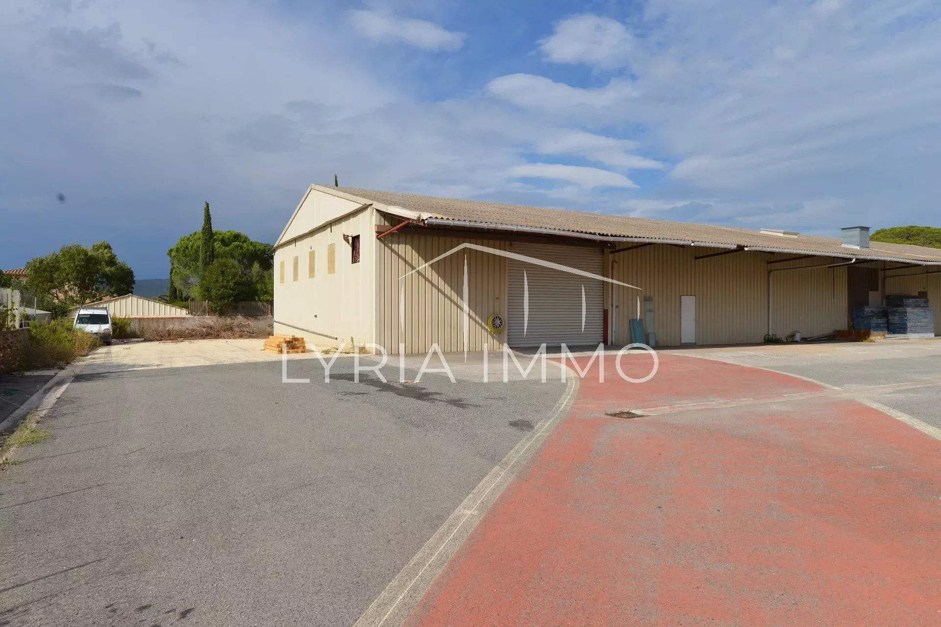 Local commercial à vendre à Frejus, 400 m² – photo 3 sur 4