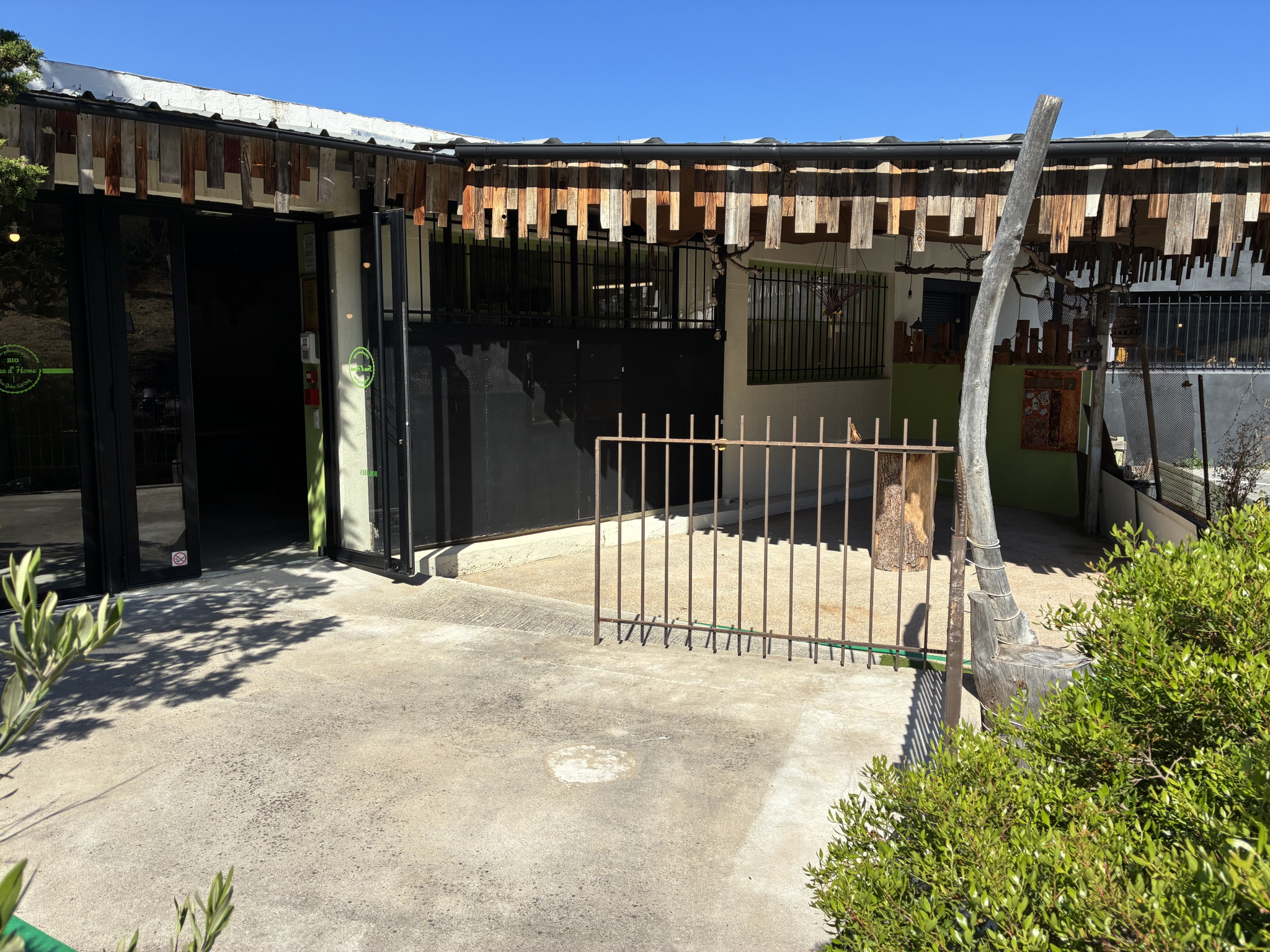 Local commercial à louer à Saint-raphaël, 70 m² – photo 2 sur 5