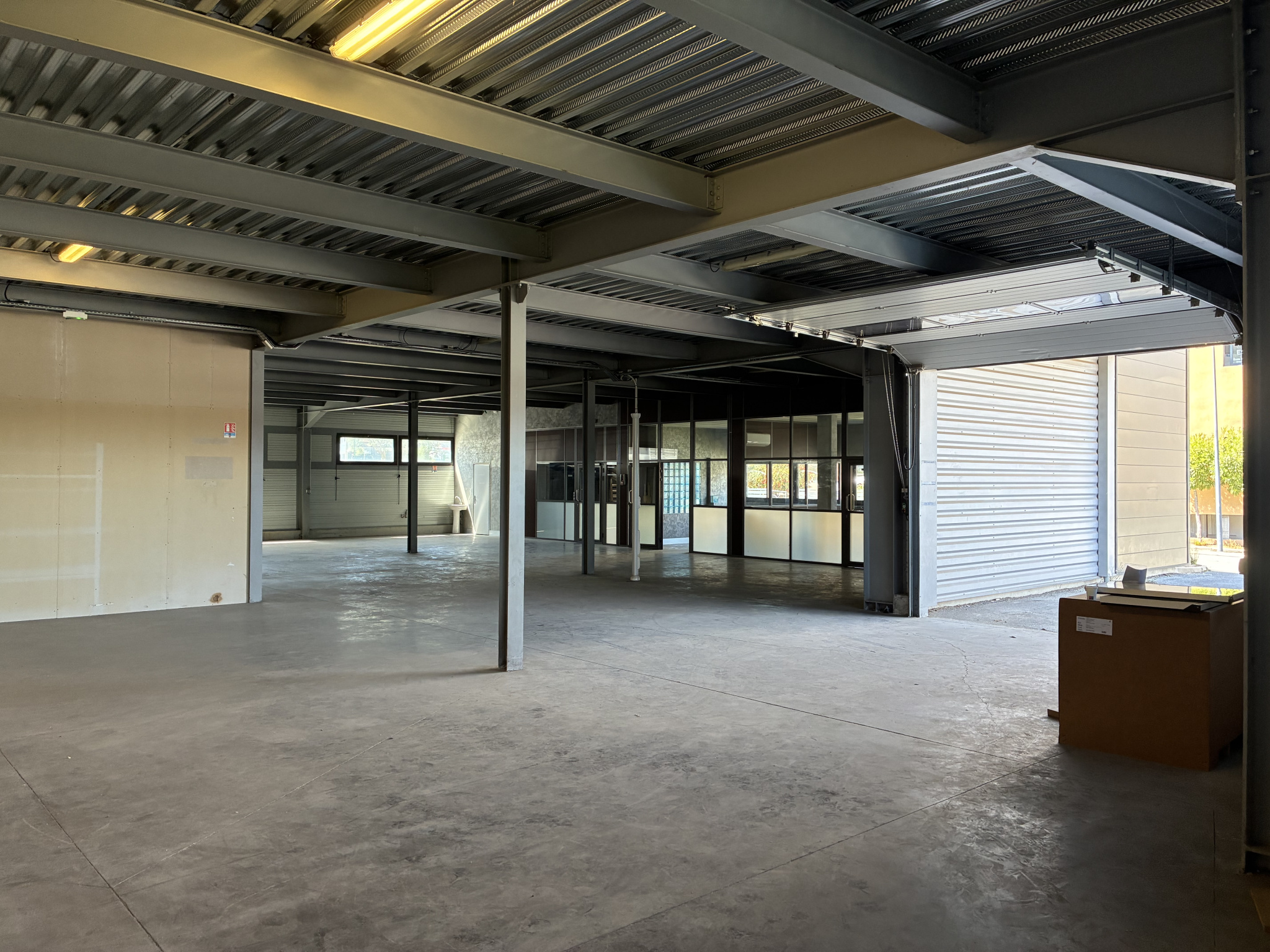 Local d'activité à louer à Frejus, 376 m² – photo 2 sur 5