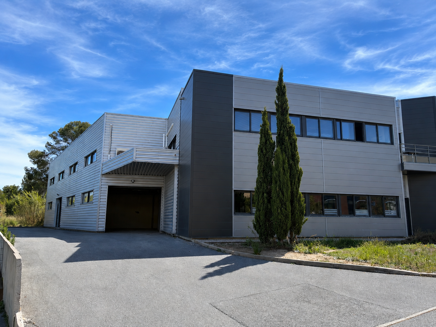 Local d'activité à louer à Frejus, 376 m² – photo 1 sur 5