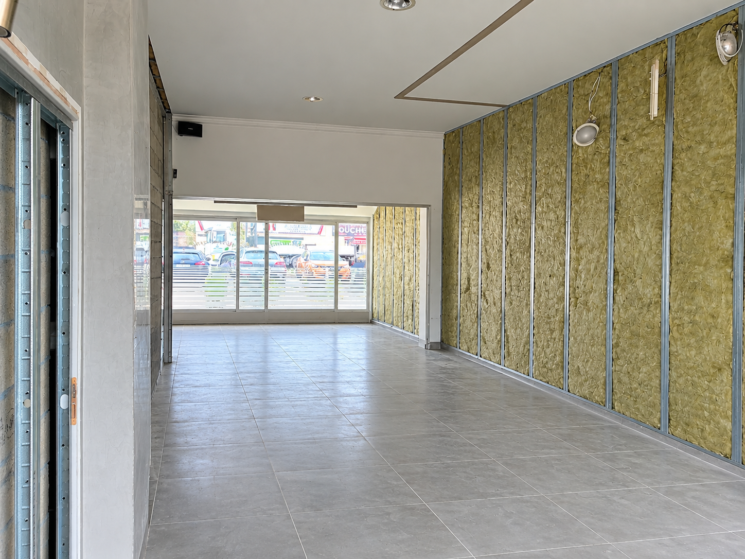 Local commercial à louer à Le muy, 60 m² – photo 1 sur 3