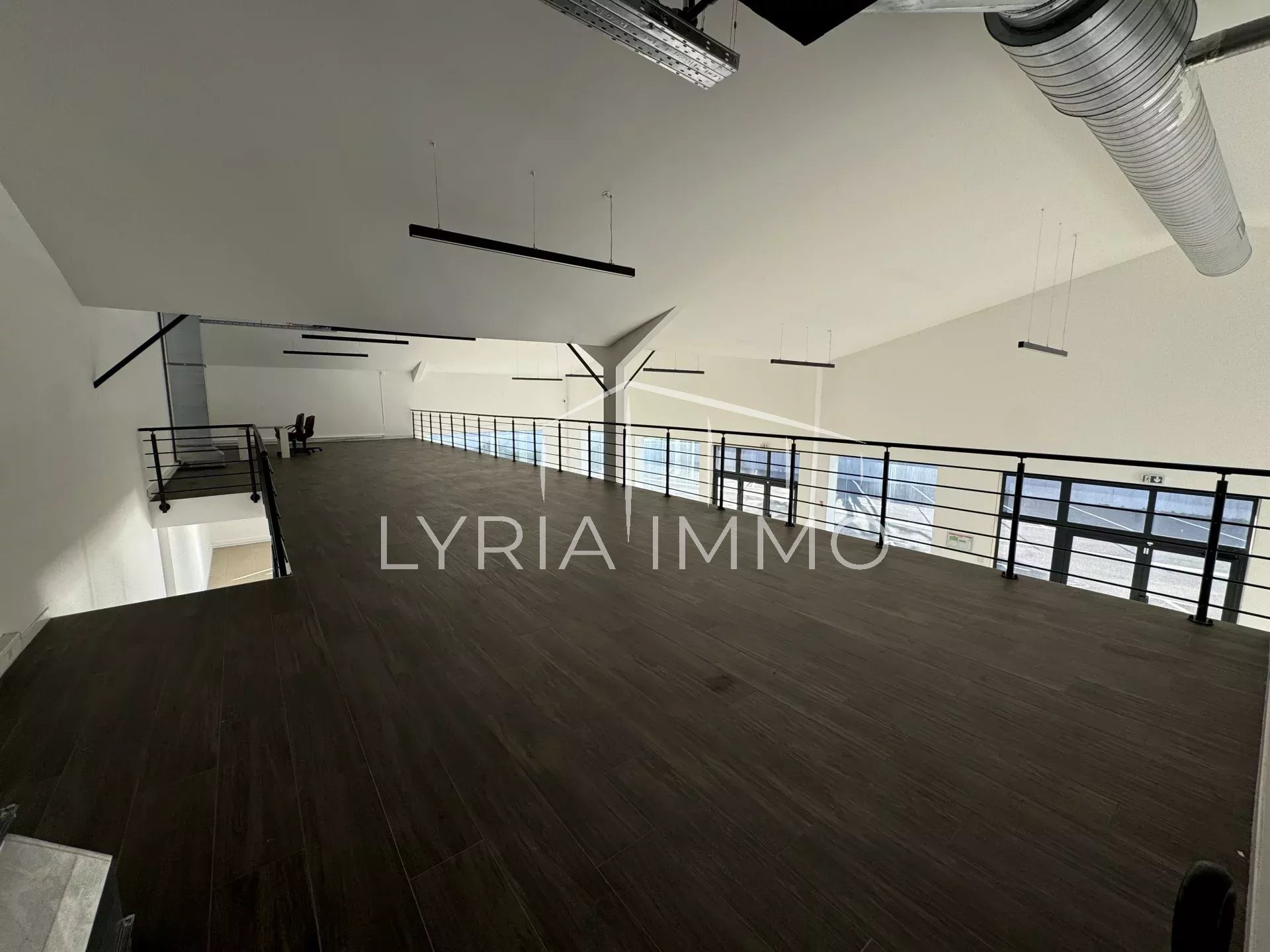 Local commercial à vendre à Roquebrune sur argens, 860 m² – photo 3 sur 5