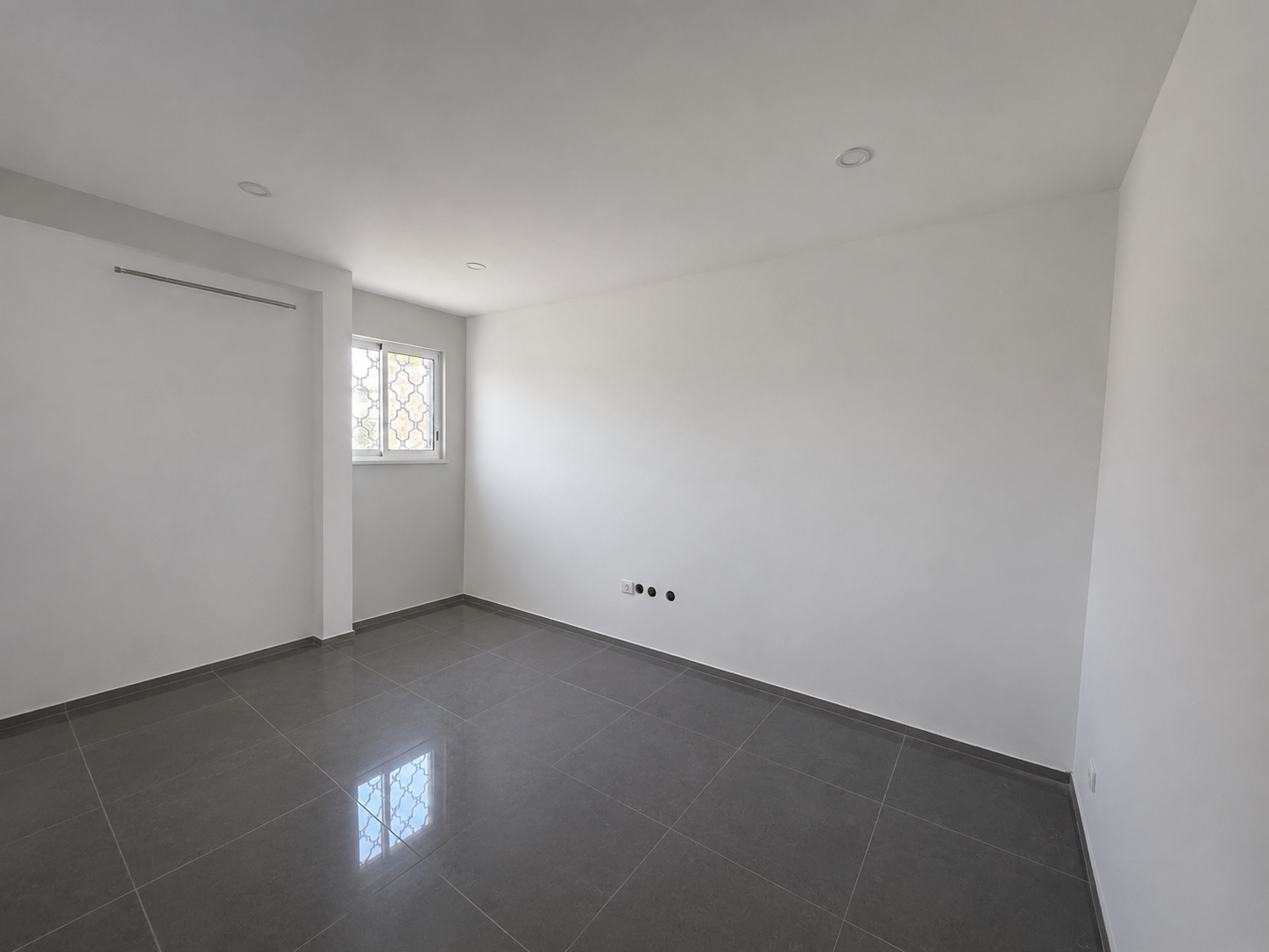Local commercial à louer à Frejus, 300 m² – photo 3 sur 4