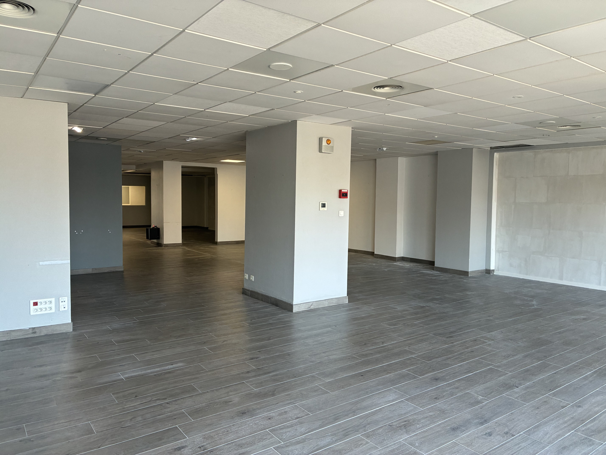 Local commercial à louer à Cannes, 420 m² – photo 3 sur 7