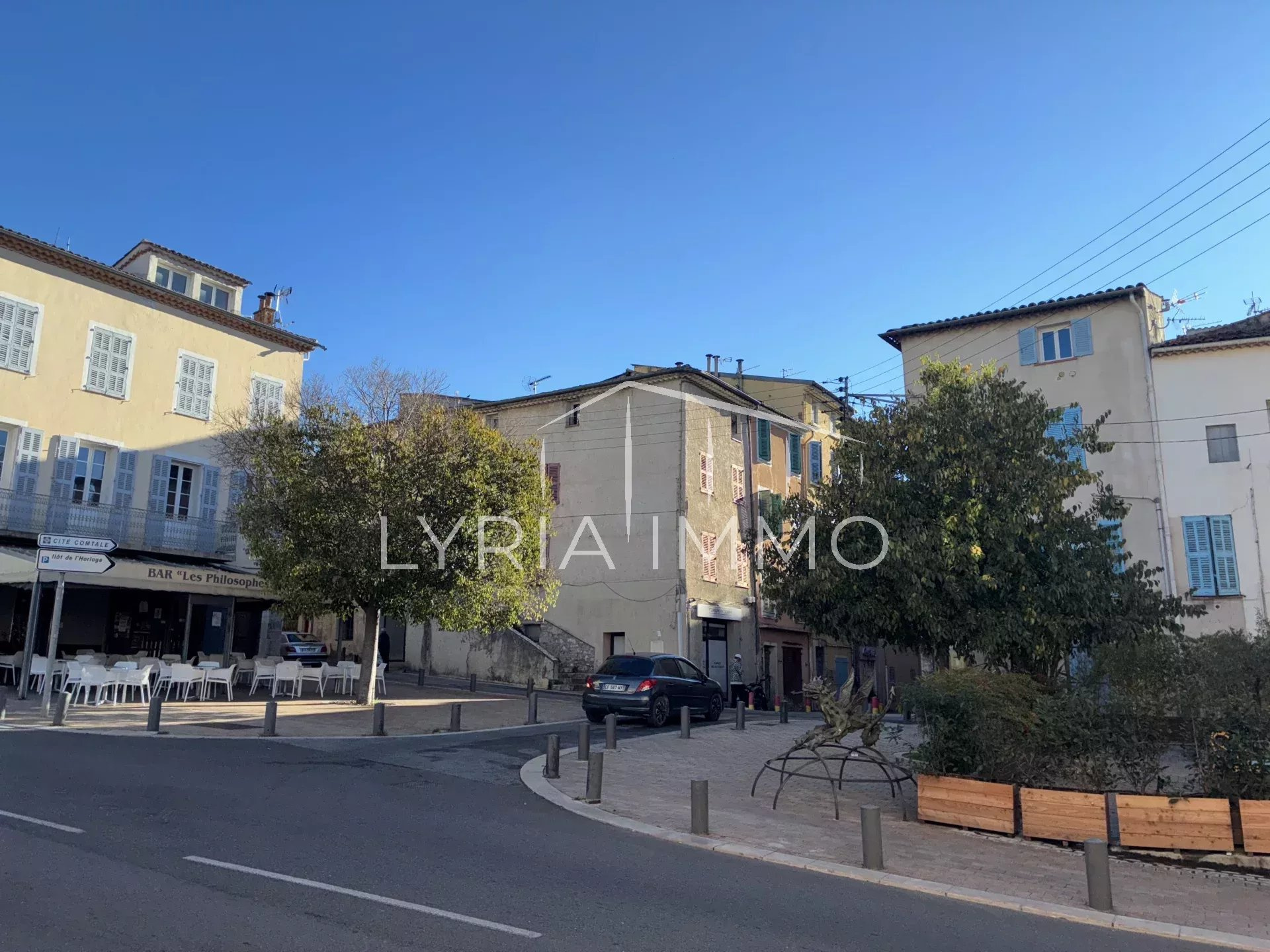 Local commercial à louer à Draguignan, 95 m², 2 pièces – photo 1 sur 4