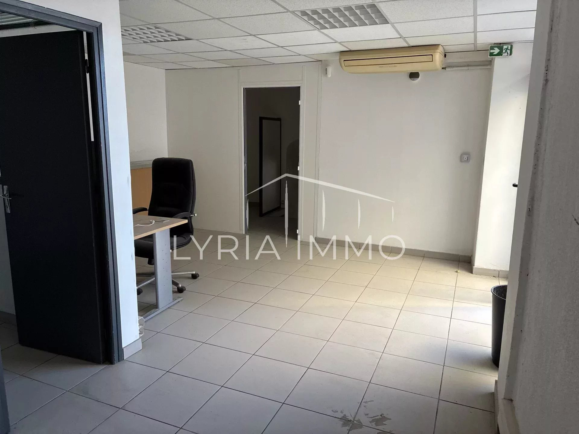 Local commercial à louer à Draguignan, 95 m², 2 pièces – photo 3 sur 4
