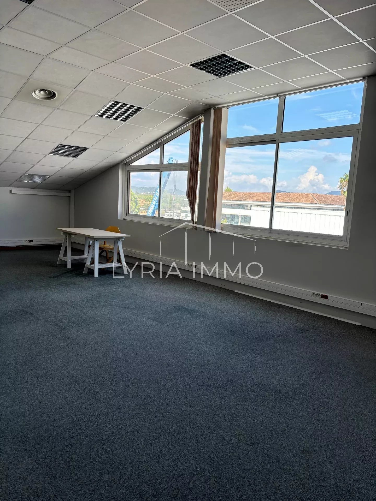 Bureau à louer à Puget sur argens, 82 m² – photo 2 sur 4