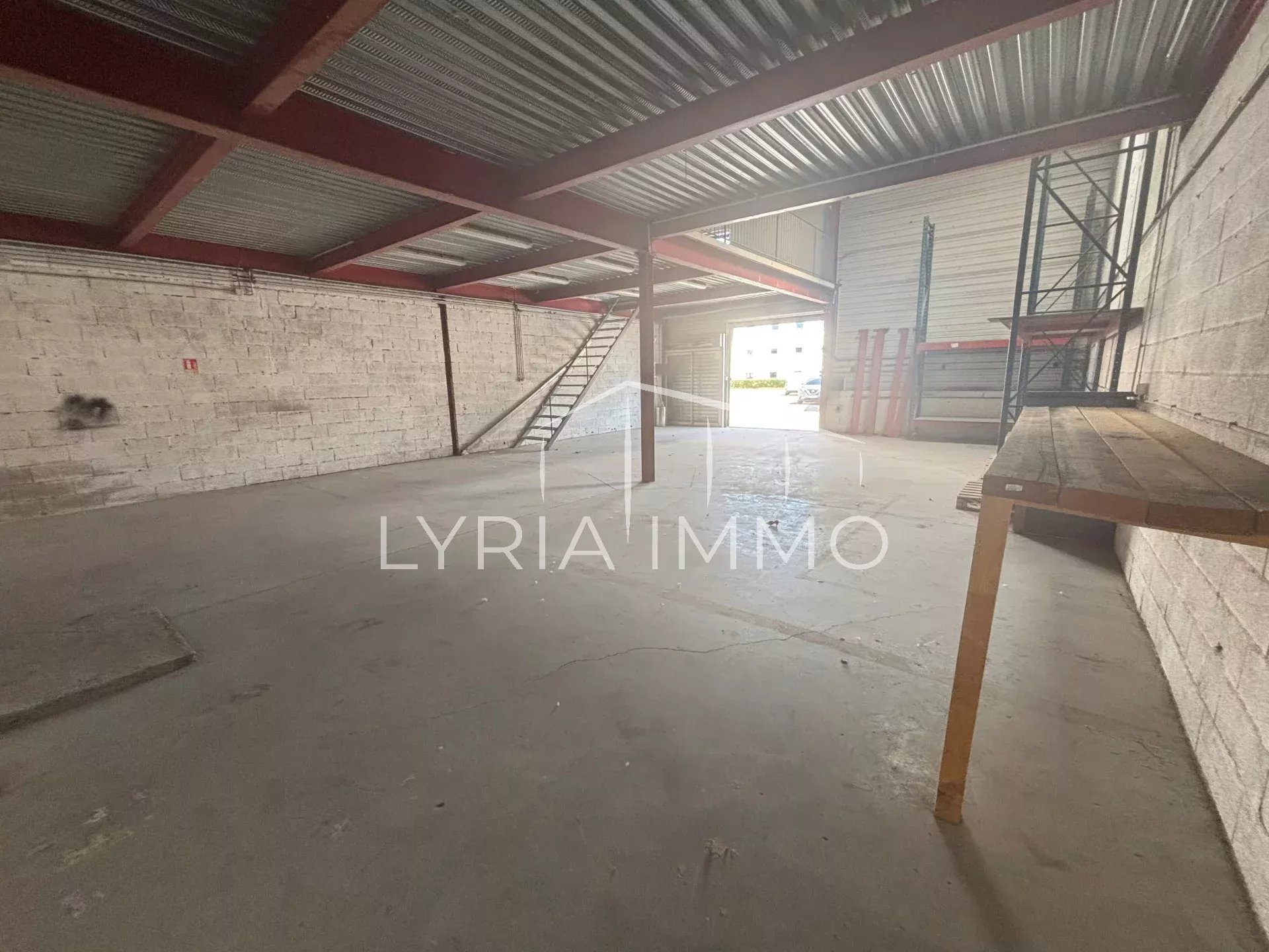 Local d'activité à louer à Roquebrune sur argens, 230 m² – photo 3 sur 4