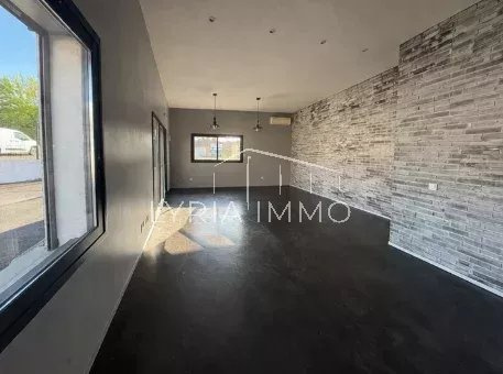 Local commercial à louer à Le luc, 140 m², 3 pièces – photo 1 sur 6