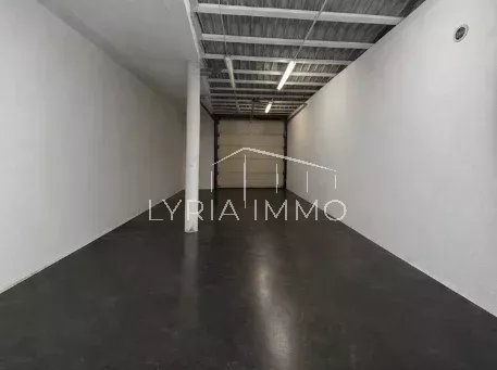 Local commercial à louer à Le luc, 140 m², 3 pièces – photo 2 sur 6