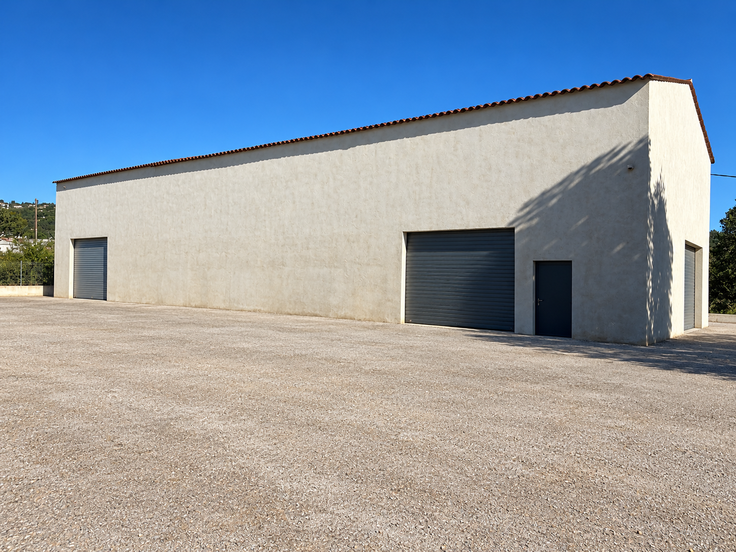 Entrepôt à vendre à Montauroux, 400 m² – photo 1 sur 2