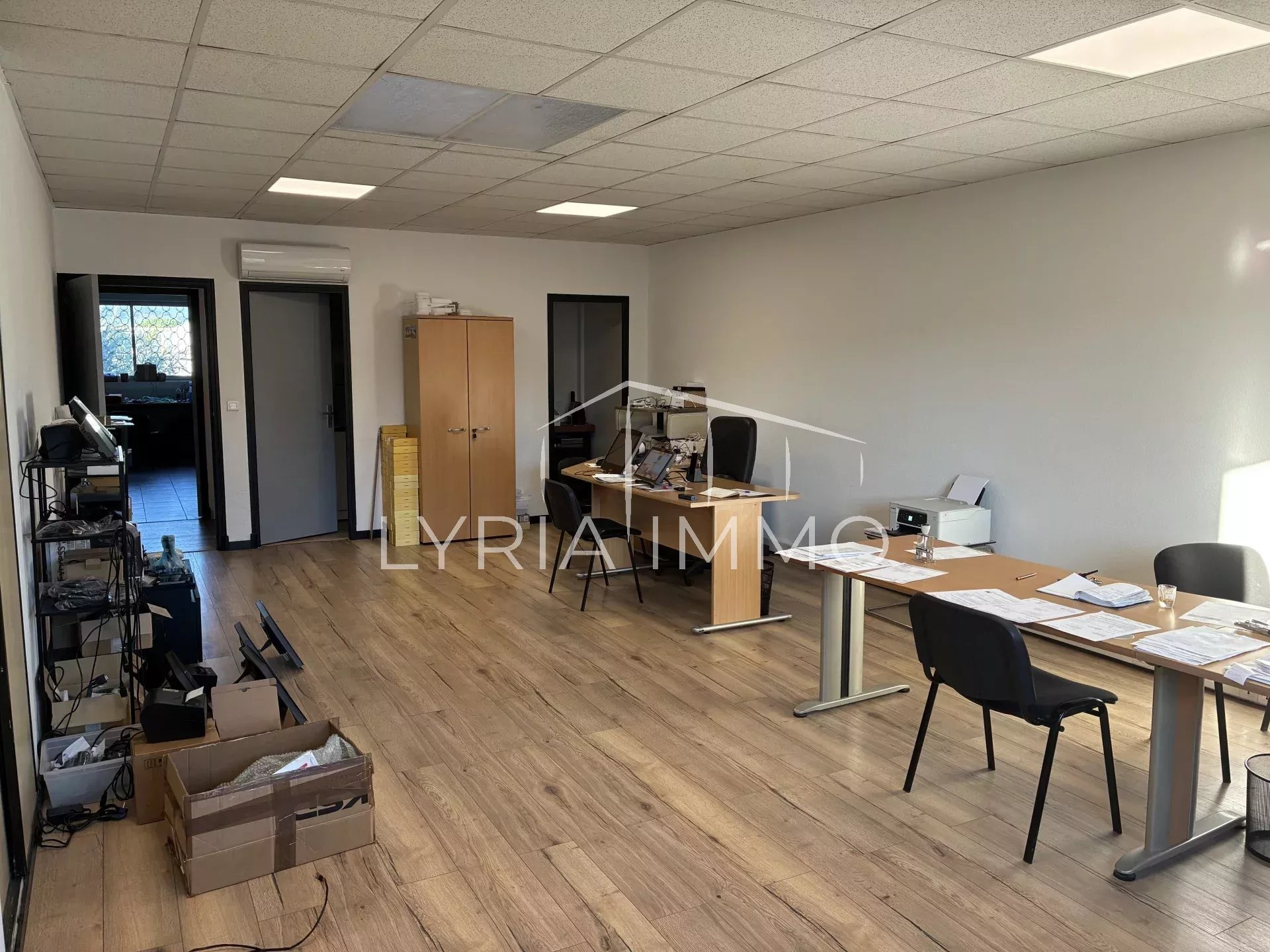 Local commercial à vendre à Frejus, 104 m², 3 pièces – photo 3 sur 4