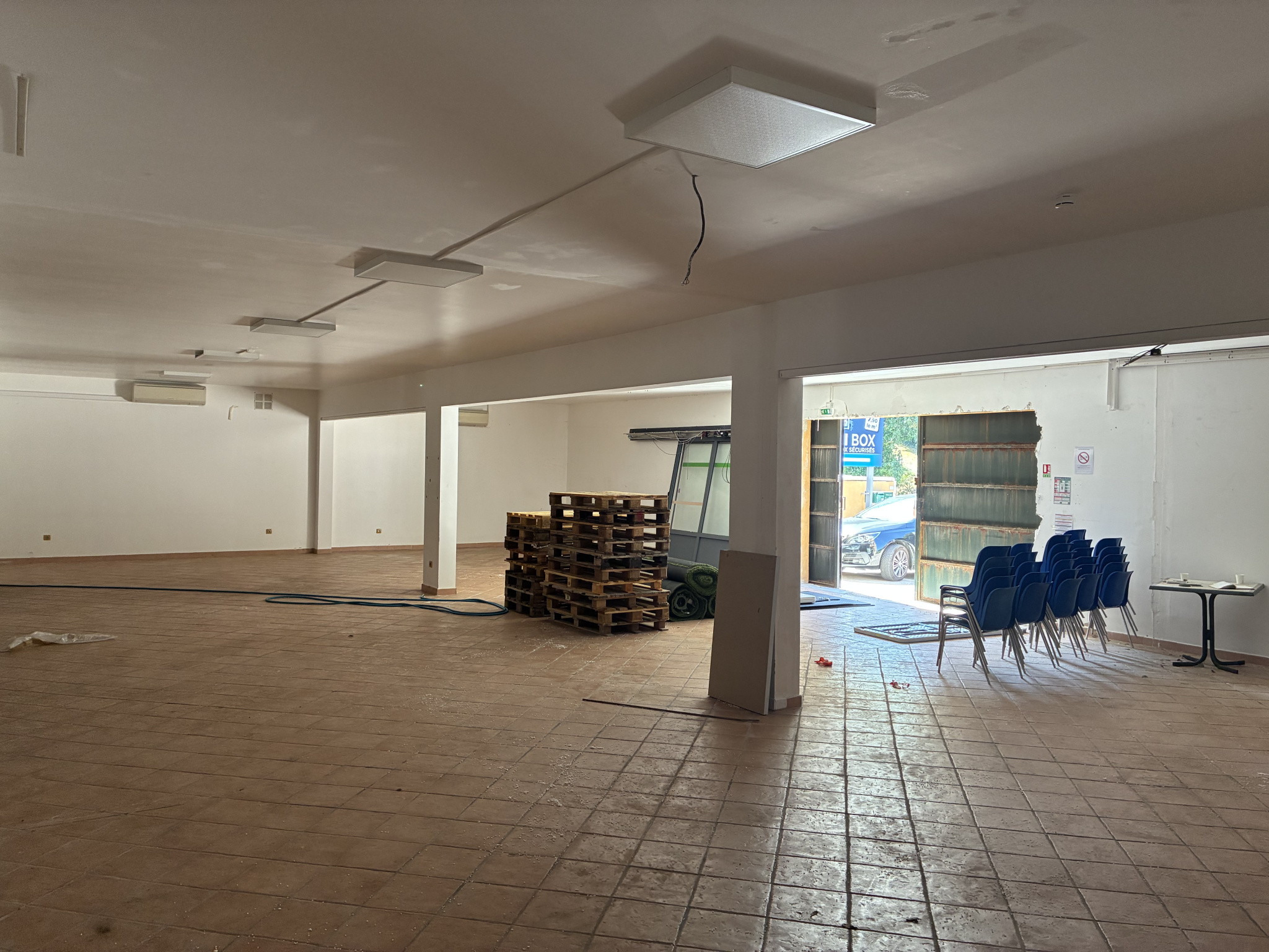 Local commercial à louer à Draguignan, 613 m² – photo 3 sur 6