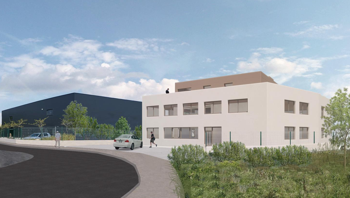 Local commercial à vendre à Frejus, 383 m² – photo 1 sur 6