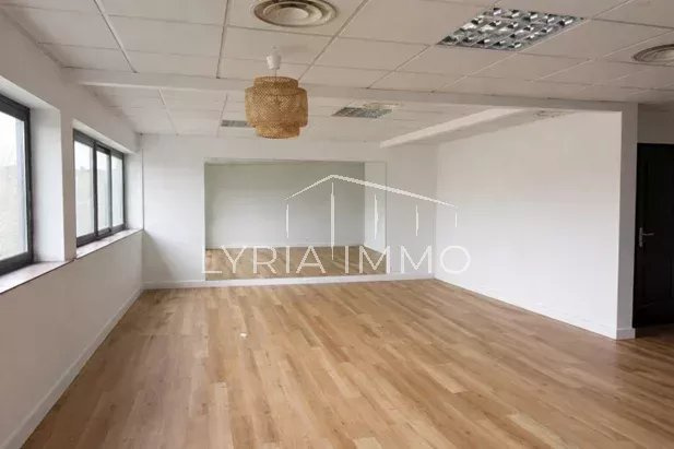Bureau à louer à Frejus, 80 m² – photo 2 sur 3