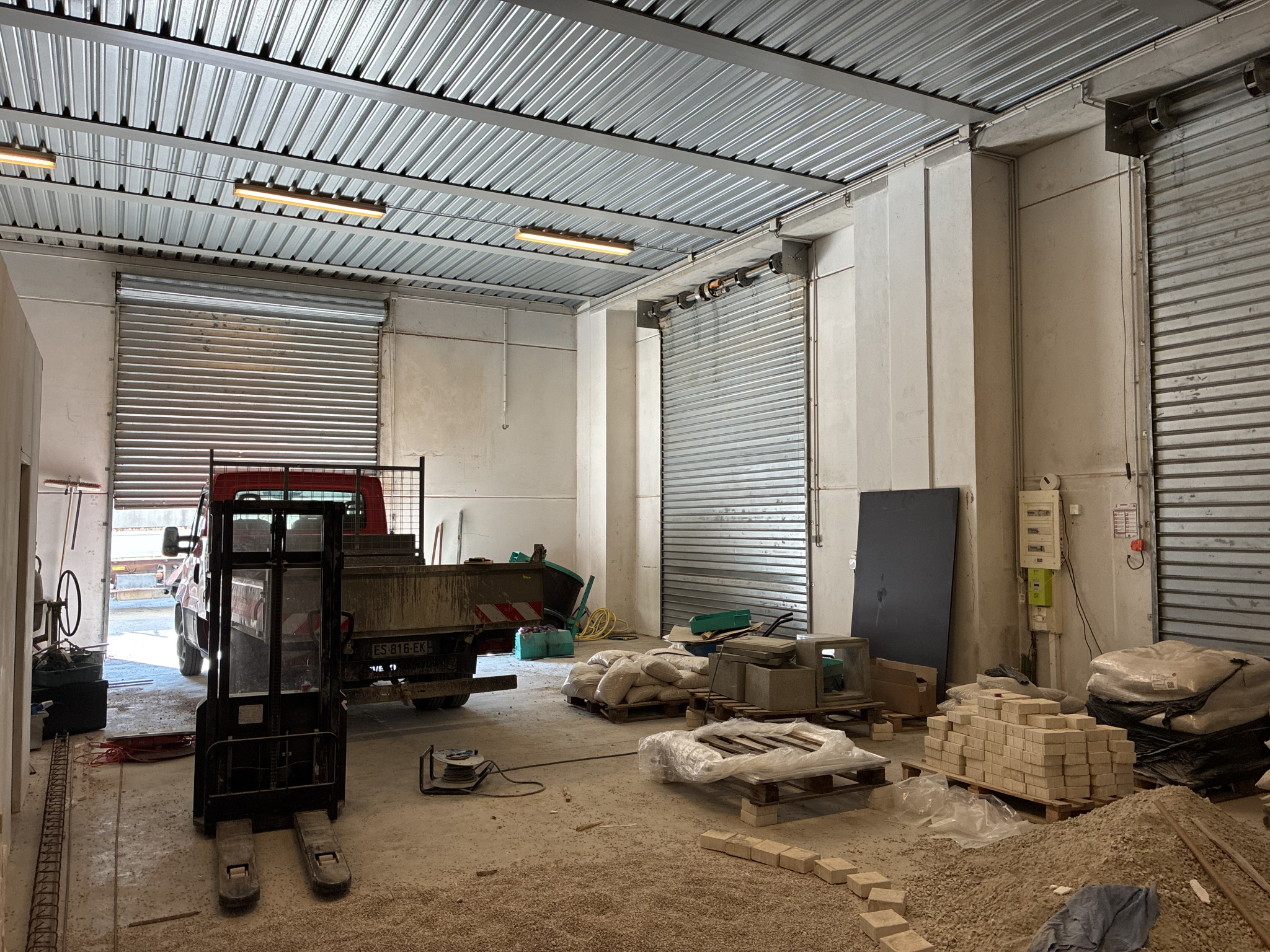 Entrepôt à louer à Peymeinade, 141 m² – photo 3 sur 3