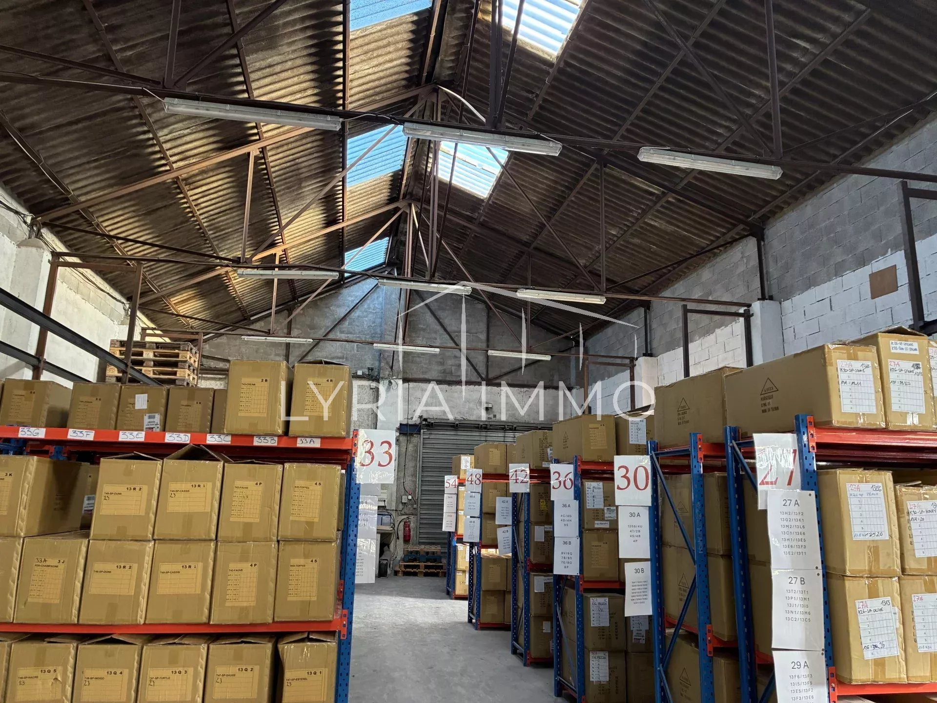 Local d'activité à louer à Le muy, 800 m² – photo 2 sur 5