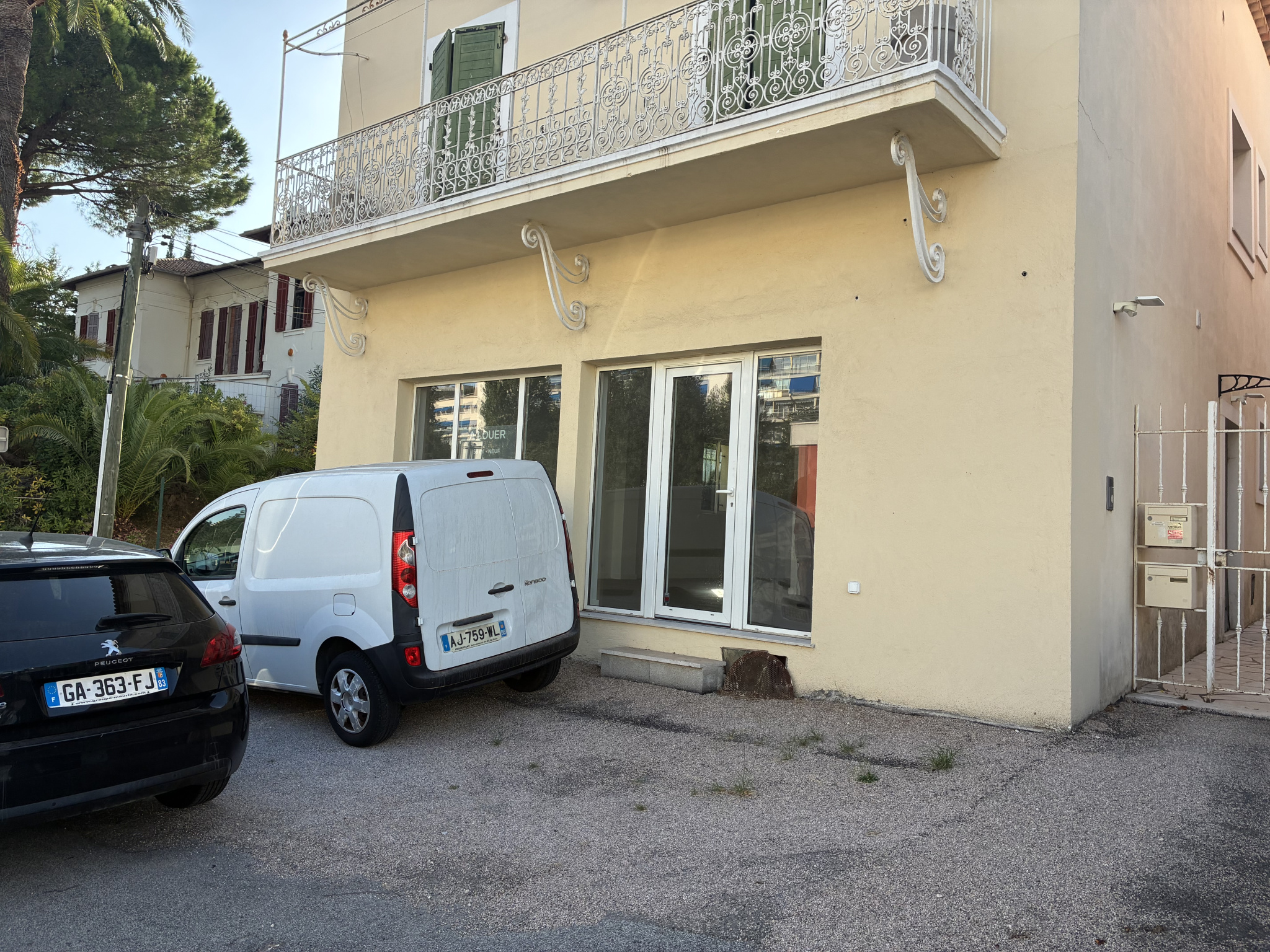 Local commercial à louer à Mandelieu la napoule, 58 m² – photo 1 sur 5