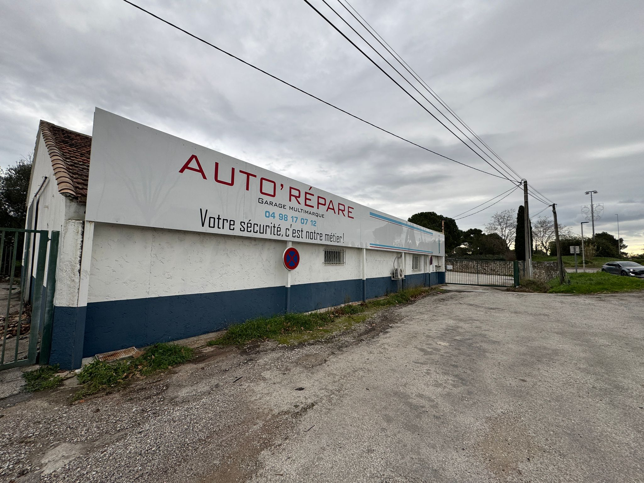 Local d'activité à vendre à Le cannet des maures, 250 m² – photo 1 sur 4