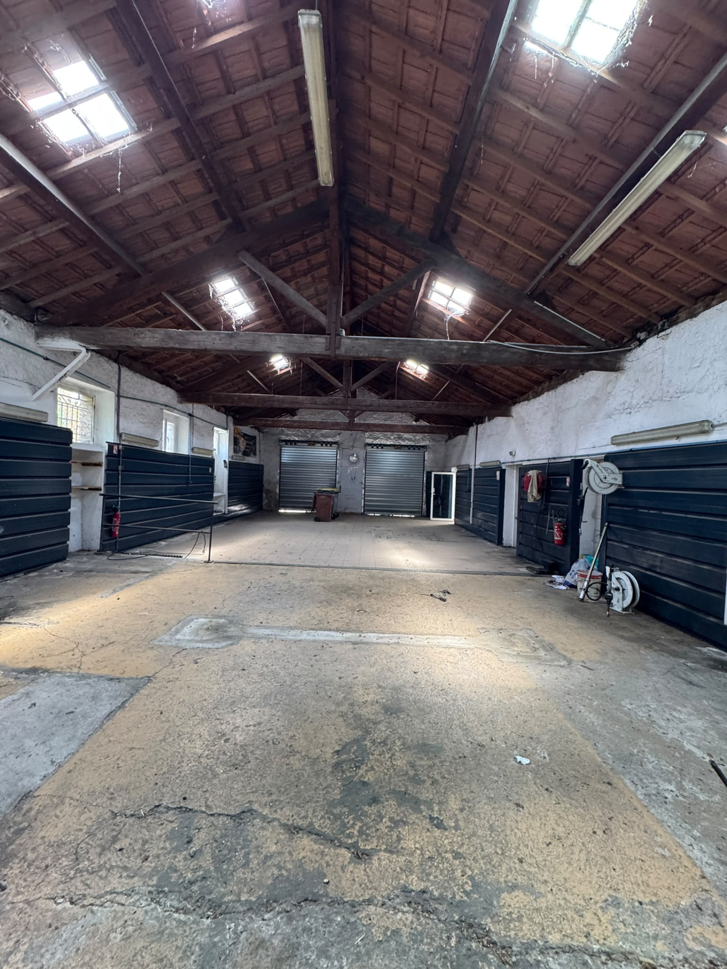 Local d'activité à vendre à Le cannet des maures, 250 m² – photo 2 sur 4